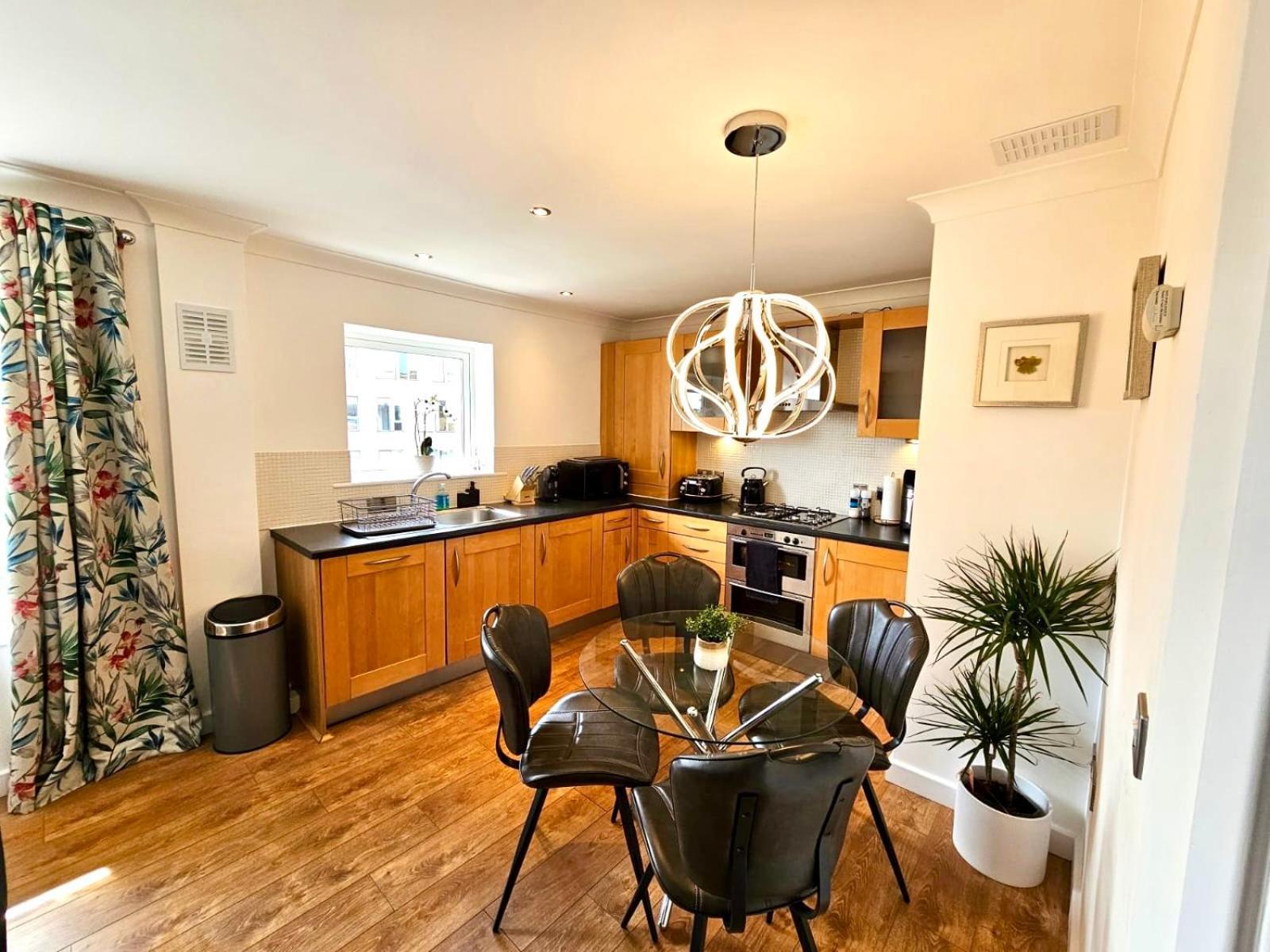 Kiwi Tree Serviced Apartment Кембридж Екстер'єр фото